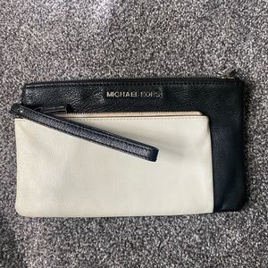 Micheal Kors wristlet
